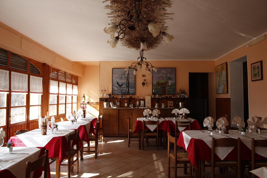 Locanda Del Pittore Arcumeggia Exterior foto
